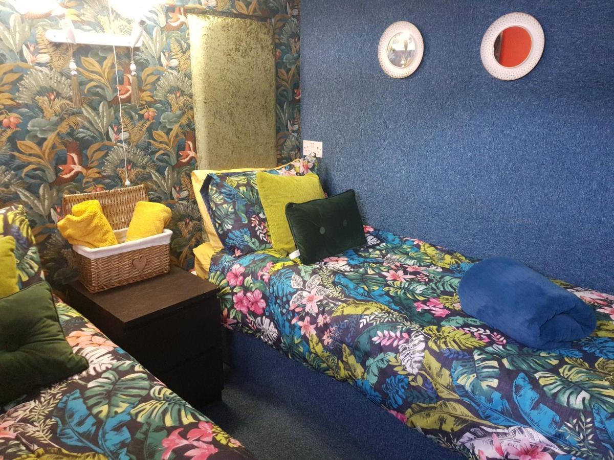Jasmine Coral Jay Boutique Boatel Ocean Village Gibilterra Esterno foto