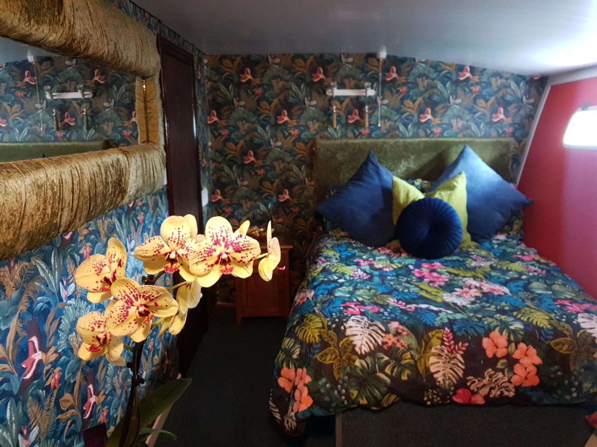 Jasmine Coral Jay Boutique Boatel Ocean Village Gibilterra Camera foto