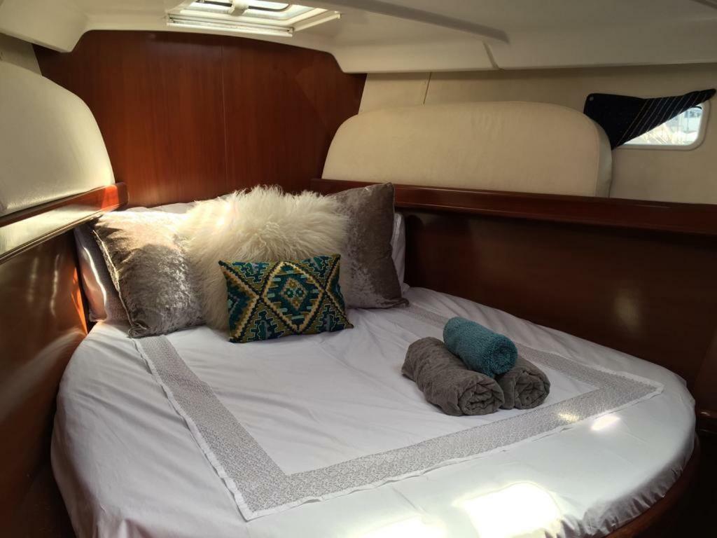 Jasmine Coral Jay Boutique Boatel Ocean Village Gibilterra Esterno foto
