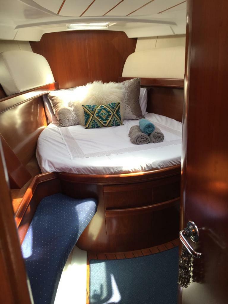 Jasmine Coral Jay Boutique Boatel Ocean Village Gibilterra Esterno foto